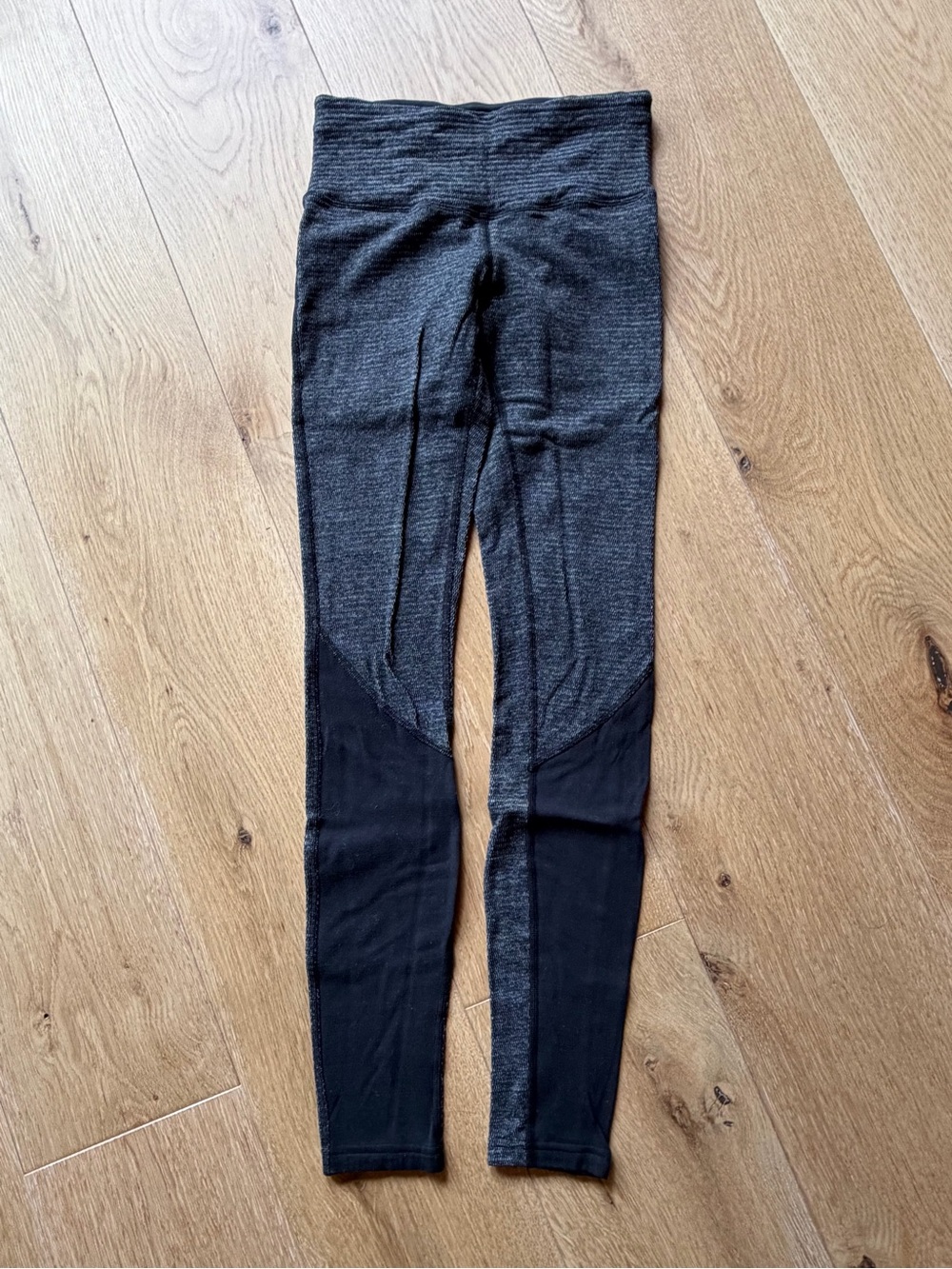 Bundle of 2 pairs of Lululemon leggings
